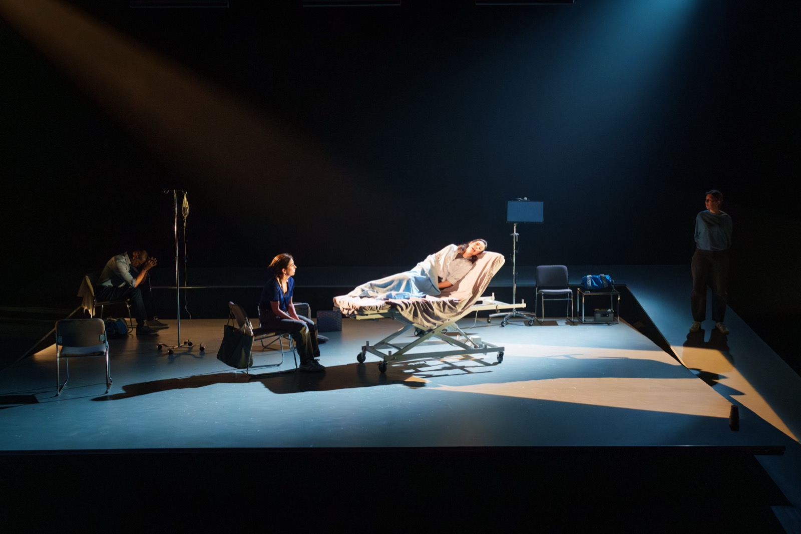 Club sandwich mayonnaise | Théâtre documentaire - Porte Parole | par Manuelle Légaré | Crédit photo : Maxime Côté