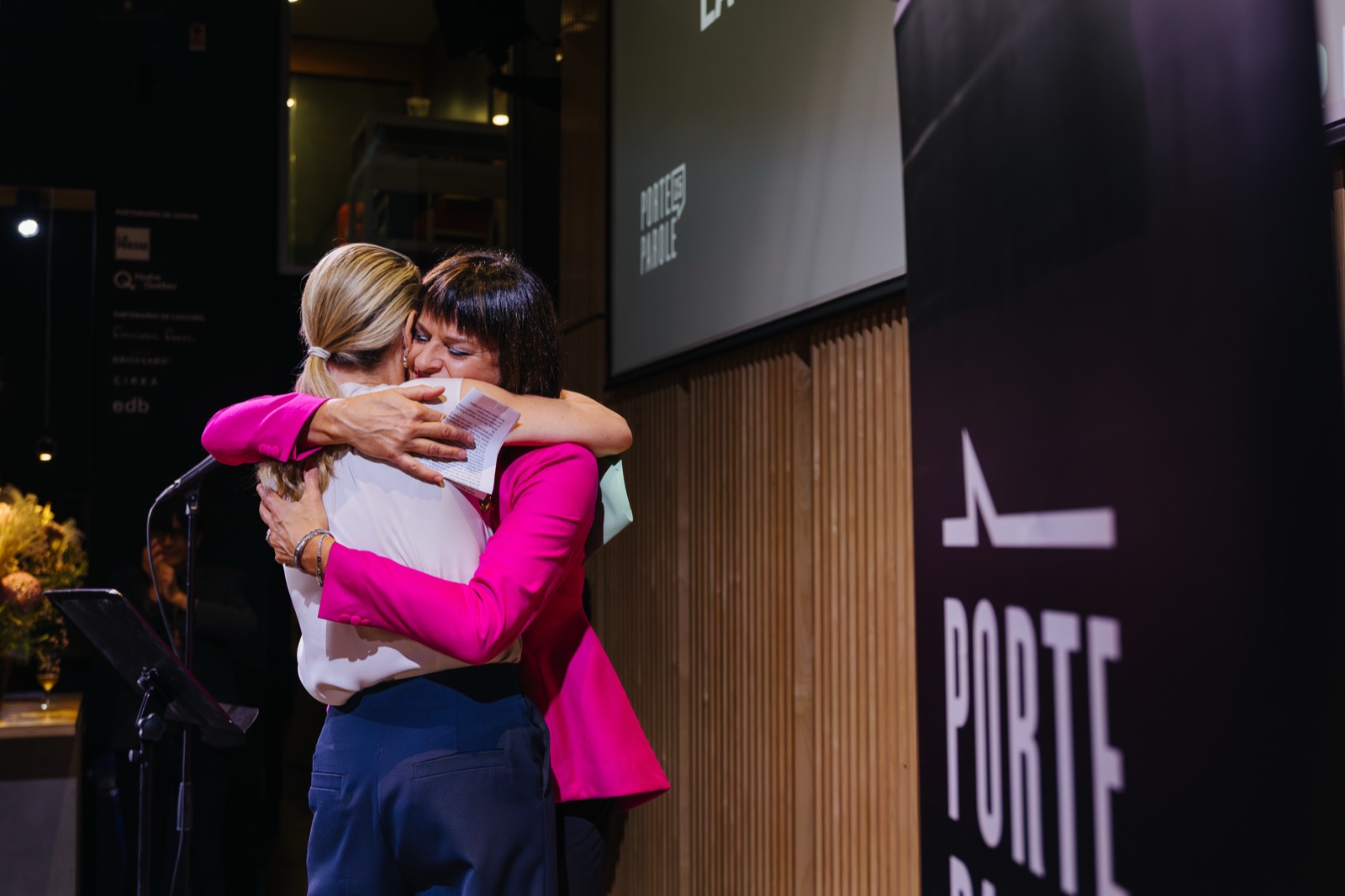 Lucie Leblanc et Annabel Soutar | Lucie Leblanc : lauréate du prix Citoyen·ne-Artiste 2025 de Porte Parole | Photos de la soirée | Photo : Béatrice Flynn