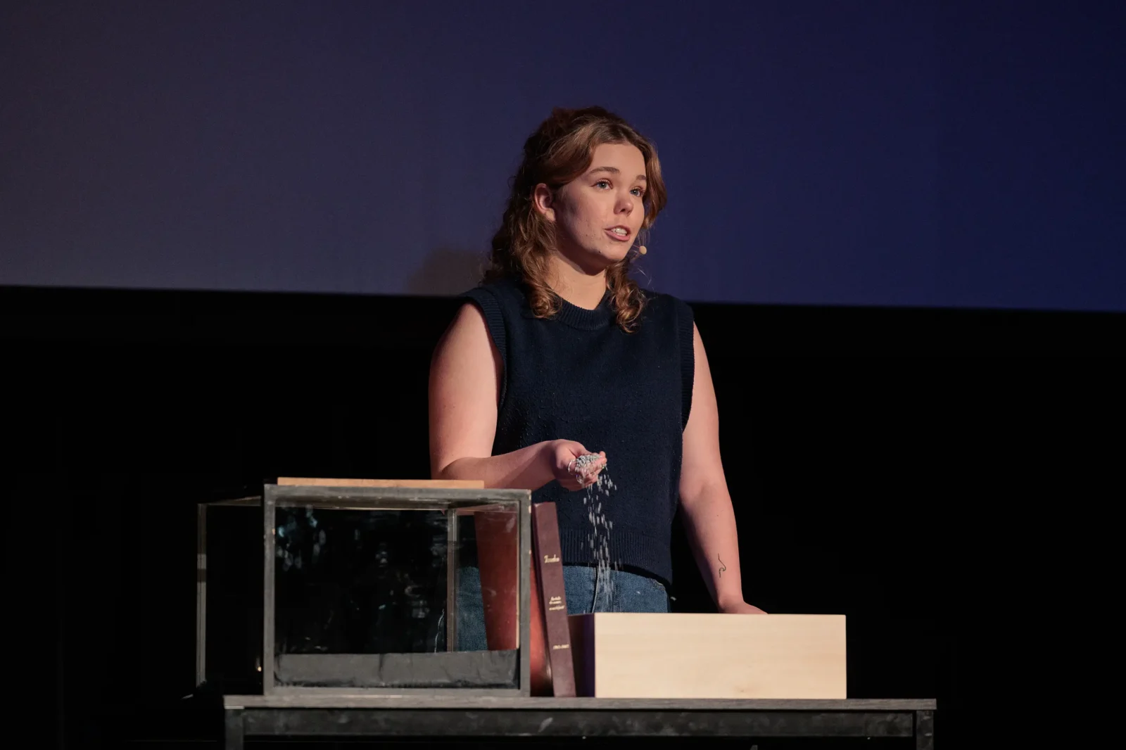 Emilie Charest présentant son projet L'écho des boîtes noires | Les Pitchs Porte Parole 2026 | Photo Najim Chaoui
